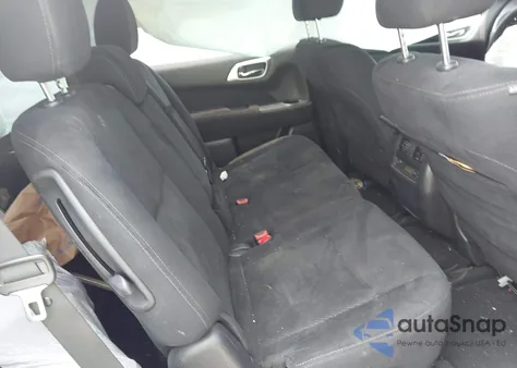 2013 Nissan Pathfinder S z USA, uszkodzony, nr VIN 5N1AR2MM9DC656765